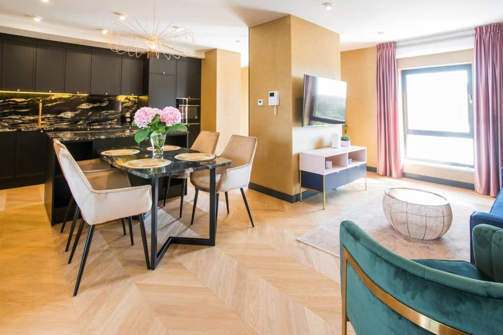 Luksusowy Penthouse Z Jacuzzi I Widokiem Na Morze Daire Gdynia Dış mekan fotoğraf